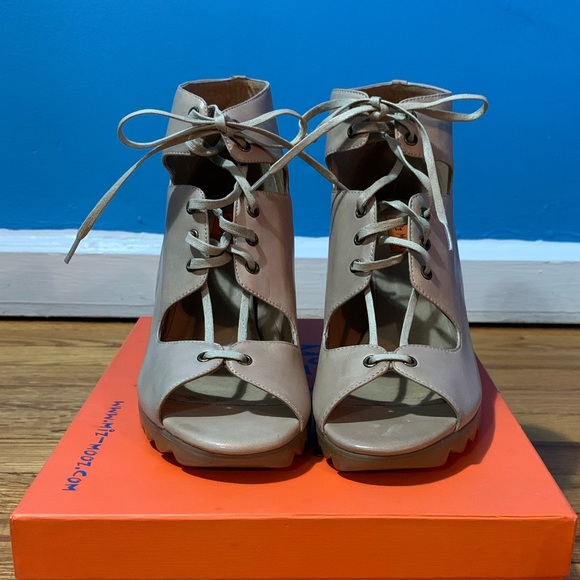 COPY - Miz Mooz wedge heels - Picture 3 of 11